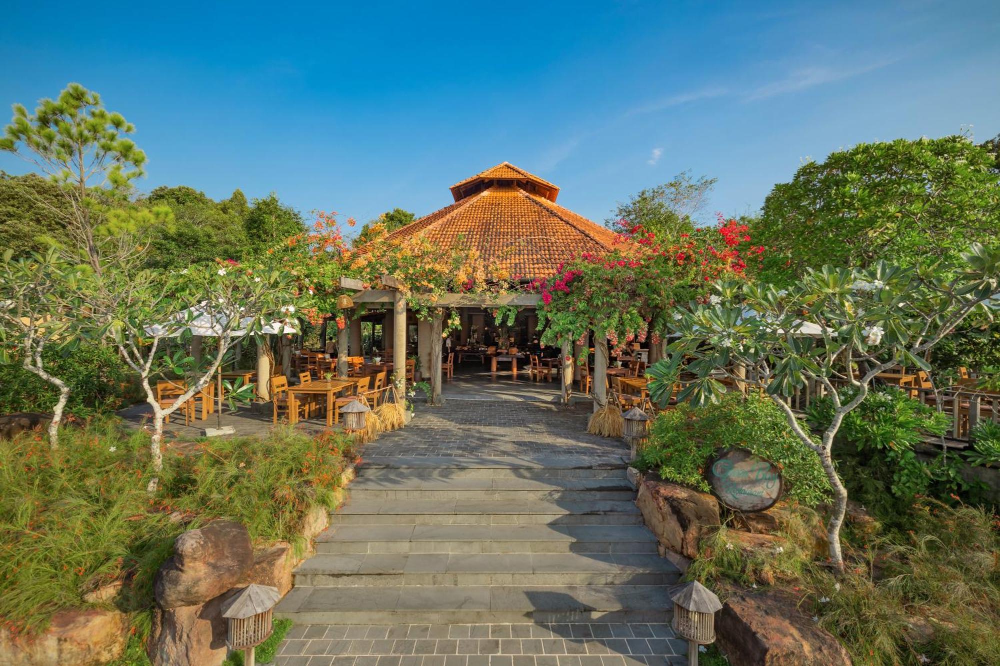 Green Bay Phu Quoc Resort & Spa Exterior photo