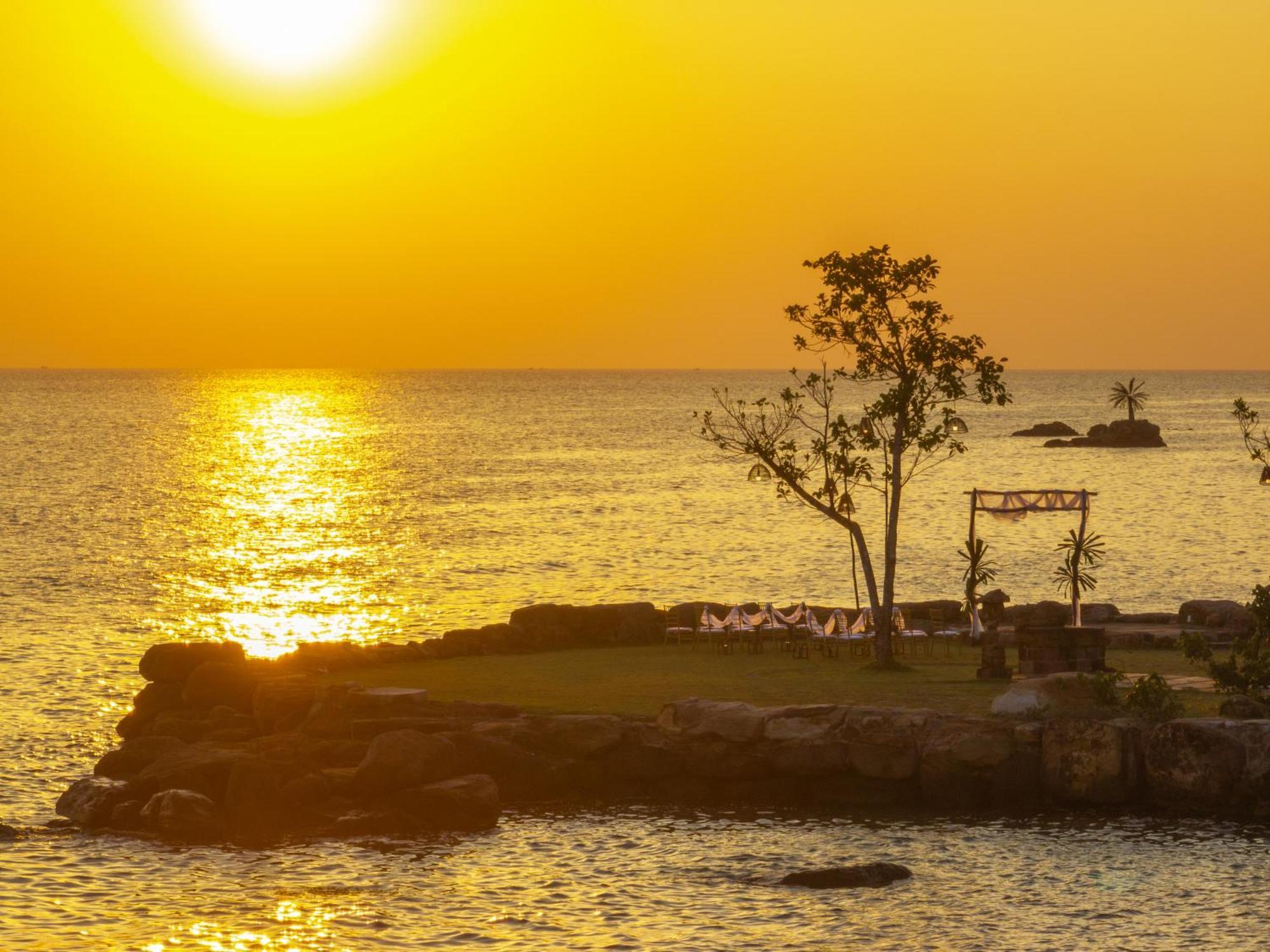 Green Bay Phu Quoc Resort & Spa Exterior photo